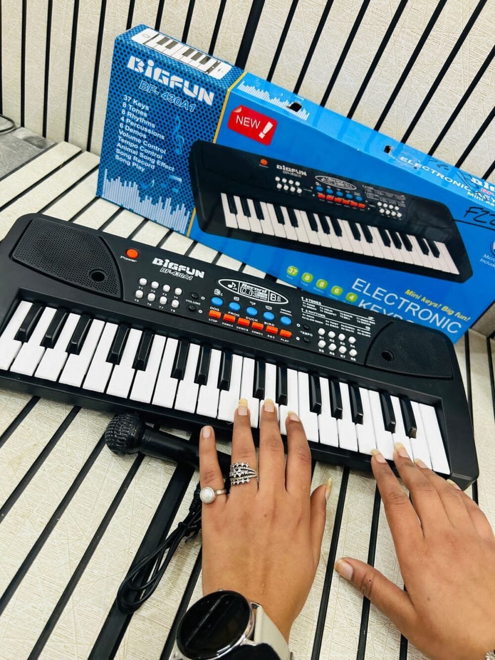 Storio Musical Sound Toys 37 Key Piano Keyboard Toy with Recording and Mic and Adapter for Power - Image 4